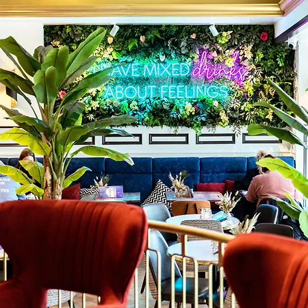 Pauw Hotel 3*